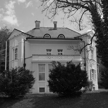 Rathaus Westfassade, Bestand